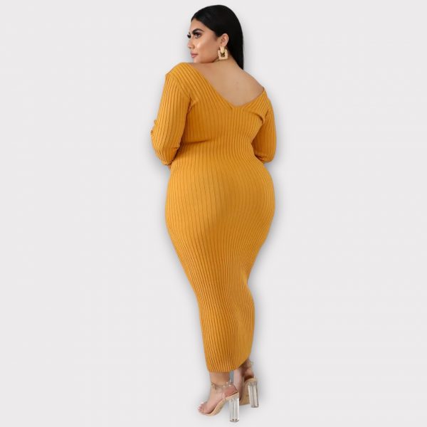LYNN PLUS ROBE LONGUE EN TRICOT CÔTELÉ À ÉPAULES DÉNUDÉES