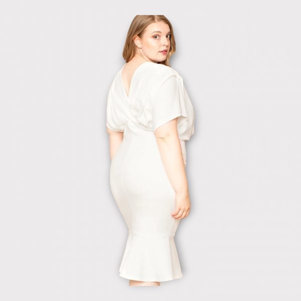 MARY ROBE MI-LONGUE PLISSÉE À ÉPAULES TOMBANTES