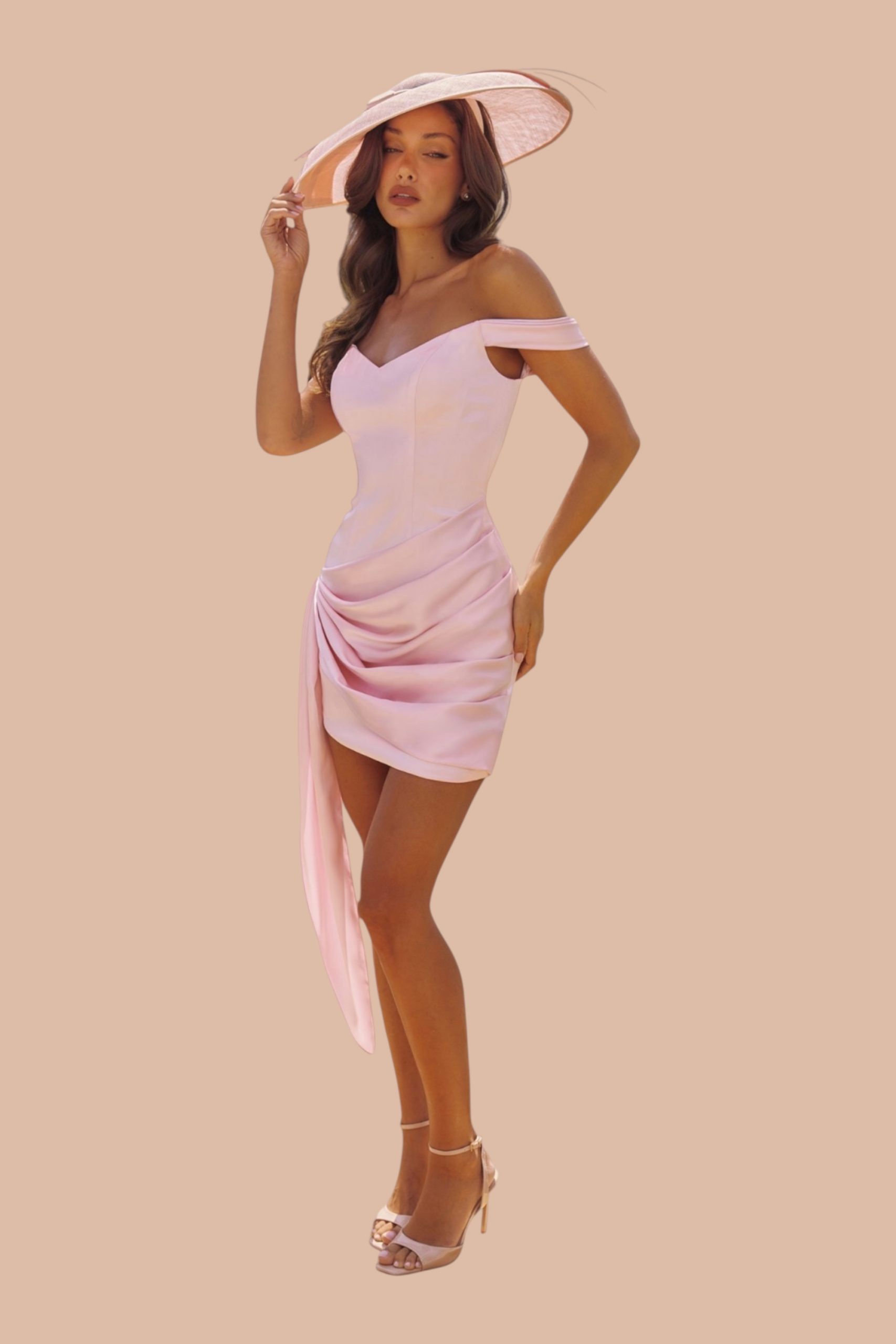 Helene, mini-robe en satin rose, détail ceinture drapée